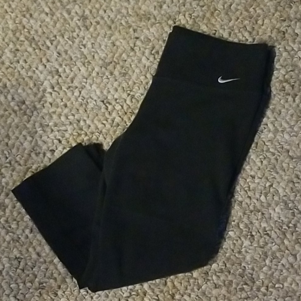 Nike Dri-FIT cropped leggings